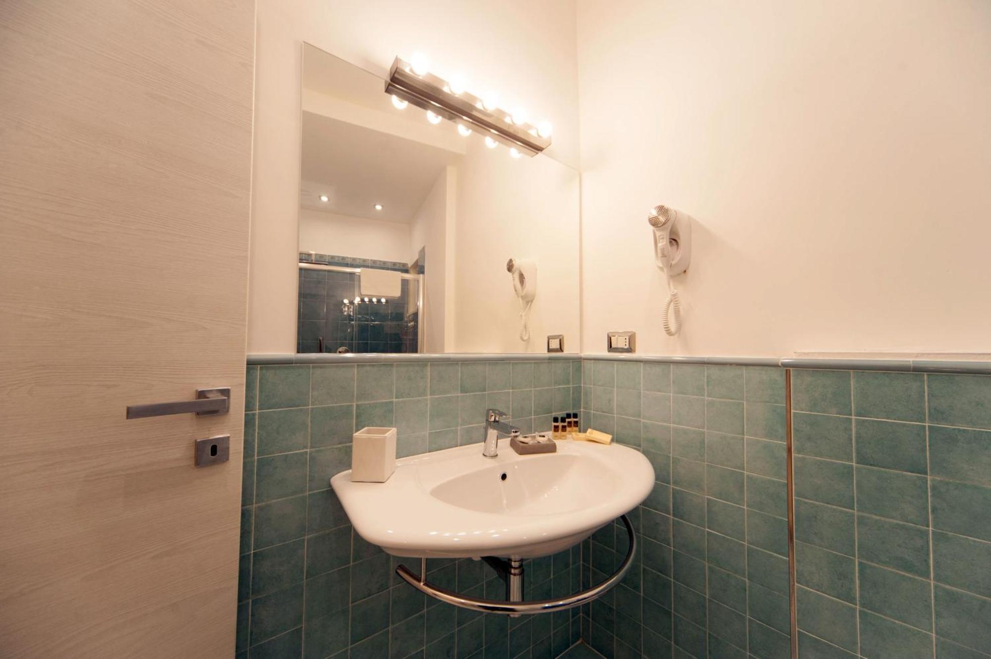 La Cattedrale Dai Tetti Bed & Breakfast Trani Eksteriør bilde