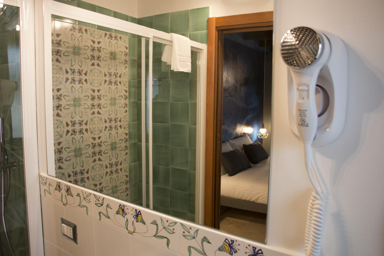 La Cattedrale Dai Tetti Bed & Breakfast Trani Eksteriør bilde