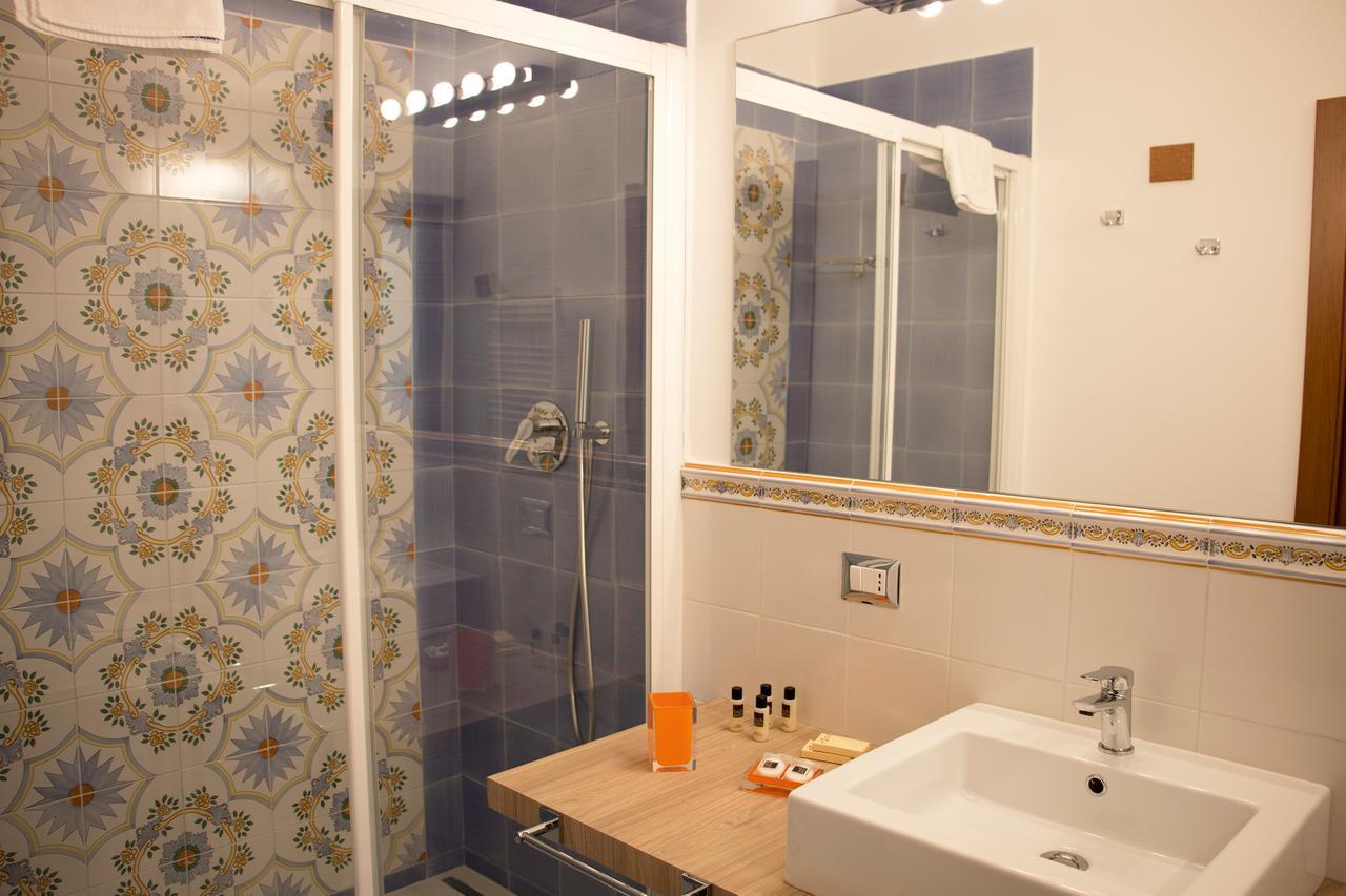 La Cattedrale Dai Tetti Bed & Breakfast Trani Eksteriør bilde